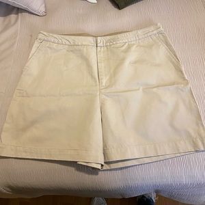 Old Navy Flat Front Khaki Shorts Size 14 Never Worn.
